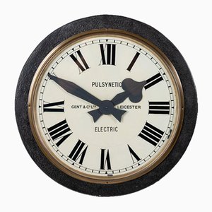 Große elektrische Eisenbahn Wanduhr von Gent & Co LTD. Leicester, 1920er