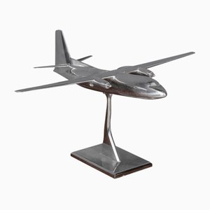 Modelo de avión de pasajeros de metal pulido, años 50