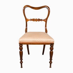 Silla inglesa con respaldo de hebilla, victoriana, década de 1840