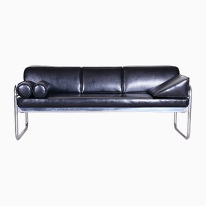 Schwarzes Bauhaus Sofa aus verchromtem Stahl & hochwertigem Leder zugeschrieben Hynek Gottwald, Tschechisch, 1930er