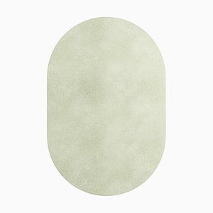 Tappeto ovale #18 Tapis verde nebbia di TAPIS Studio