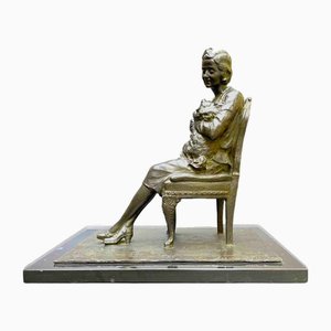 Leonardo Secchi, Sculpture en Bronze, Femme Assise avec un Chien dans ses Bras, 1942