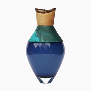 Kleine Patina India Vase in Opalblau & Kupfer von Pia Wüstenberg