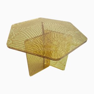Tavolino esagonale Sketch in acrilico giallo di Roberto Giacomucci, 2020