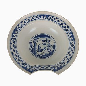 Kissing Kisses Plate in Maiolica from Pavia