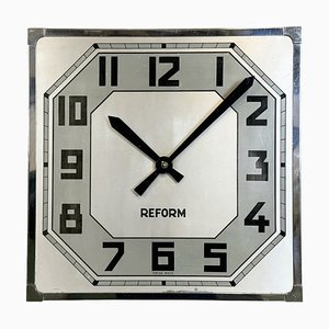 Reloj de pared suizo vintage cuadrado de Reform, años 50