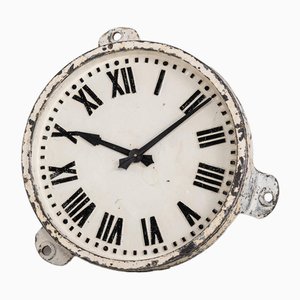Reloj de pared 18 de hierro fundido blanco de Gents of Leicester, años 30