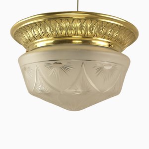 Lampada da soffitto grande in ottone con paralume in cristallo al piombo tagliato a mano, Francia, anni '20