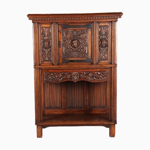 Mueble de historicismo antiguo con leones, década de 1900