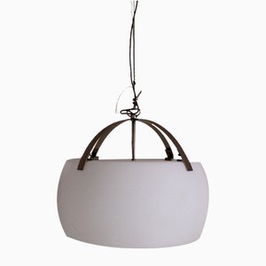 Lampada a sospensione modello Omega di Vico Magistretti per Artemide