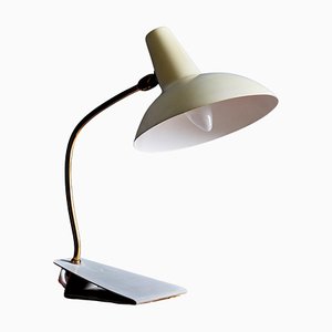 Lámpara de mesa de metal blanco y latón, años 50