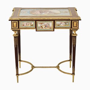 Französischer Damentisch mit Dekor aus vergoldeter Bronze und Porzellanplatten