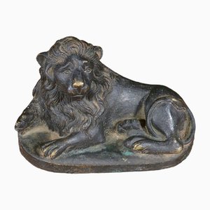 Regency Liegender Löwe aus Bronze, 1820er