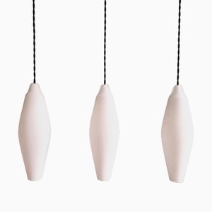 Suspensions en Opaline Blanche, Scandinavie, 1960s, Set de 3