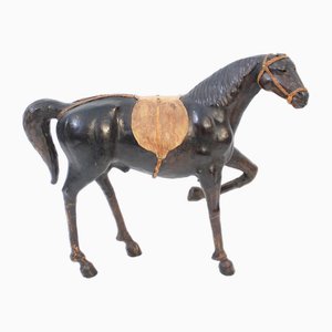 Modelo de caballo grande de cuero genuino, años 70