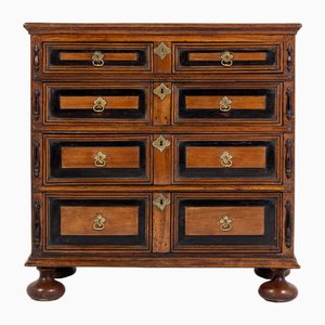 Early 18th Century English Walnut Chest of Drawers