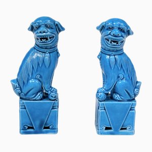 Figuras de perro Foo chinas pequeñas de cerámica esmaltada sobre pedestales, años 60. Juego de 2