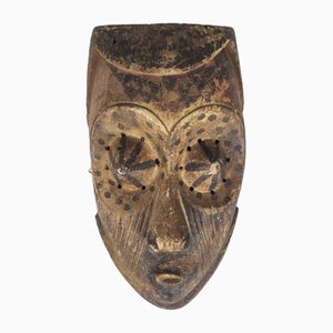 Afrikanische Maske Kuba Babuka aus Holz und Pigmenten, 20. Jahrhundert