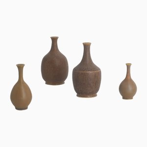 Small Mid-Century Scandinavian Modern Collectible Brown Stoneware Vases by Gunnar Borg for Höganäs Ceramics, 1960s, Set of 4