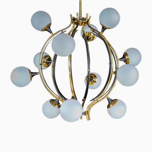 Lustre Mid-Century en Laiton et 12 Globes en Opaline de Stilnovo, Italie 1950s