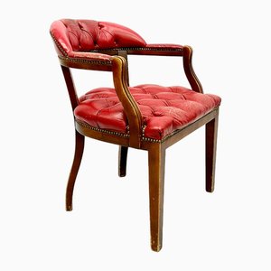 Dänischer Mid-Century Stuhl im Chesterfield Stil aus Lackiertem Rotem Leder, 1950er