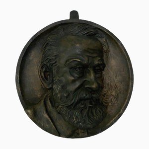 Medallón de bronce del siglo XIX de Victor Hugo