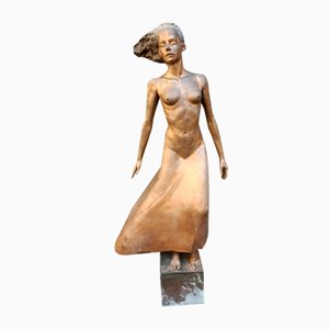 M. Ventura, Femme aux Cheveux au Vent, XXe Siècle, Bronze Patiné Doré