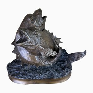 Figura de bronce de un pez saltando en la ola, 1960
