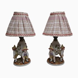 Lámparas de mesita de noche figurativas antiguas con bases de porcelana, década de 1900. Juego de 2