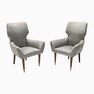 Sillones italianos vintage en gris satinado con estructura de nogal y patas de latón, años 50. Juego de 2