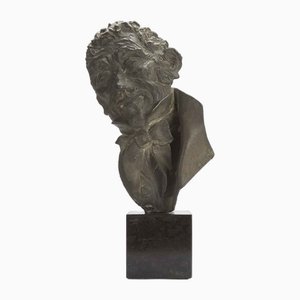 Busto de bronce de Dora Bassi de Alessandro Manzoni, años 70