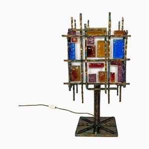 Lampada da tavolo brutalista geometrica in ottone e vetro colorato, Italia, anni '50