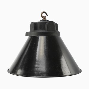 Lámpara colgante industrial alemana vintage de hierro fundido, esmalte negro y vidrio escarchado de Siemens