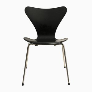 Sedia nr. 3107 nera di Arne Jacobsen per Fritz Hansen, anni '50