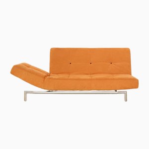 Sofá de tres plazas Smala de tela naranja de Ligne Roset