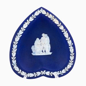 Plato neoclásico de porcelana en azul jasper de Wedgwood