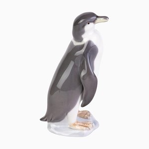 Pinguino modello 5249 in porcellana di Lladro