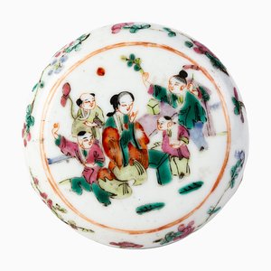 Chinesische Qing-Dynastie Famille Rose Porzellandose mit Deckel, 19. Jh.