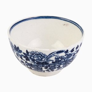 Late 18th Century George III Worcester Porcelain Tea Bowl with Chinese Floral Decor