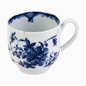 Taza de té inglesa de finales del siglo XVIII con decoración floral china