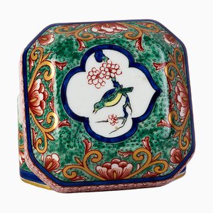 Boîte en Porcelaine Inspirée de la Famille Rose avec un Décor Chinois d'Oiseau et de Fleurs de Vista Alegre