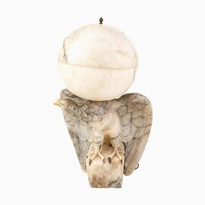 Italienische Art Deco Alabaster Eagle Skulptur Globe Tischlampe