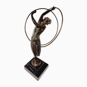 Statuetta Art Déco nuda che balla con i cerchi nello stile di Max Le Verrier, anni '30