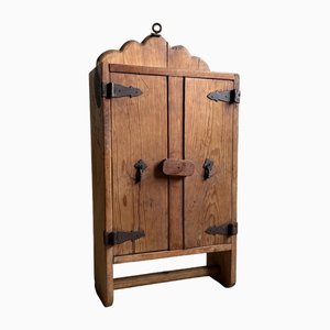 Credenza primitiva in legno, fine XIX secolo