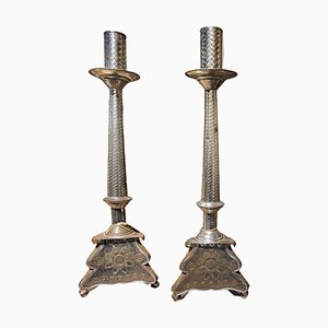 Antike spanische Kerzenhalter aus Metall im Kolonialstil, 2er Set