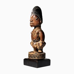 Figura gemela yoruba tallada, Nigeria, años 20
