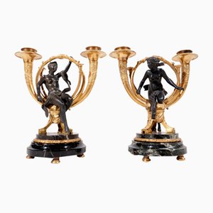 Candelabro Imperio francés antiguo de bronce dorado de dos luces, 1820. Juego de 2