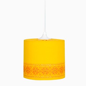 Lámpara colgante sueca Mid-Century en amarillo, años 60