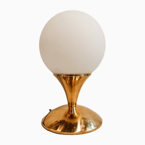 Lámpara de mesa de latón con esfera blanca satinada