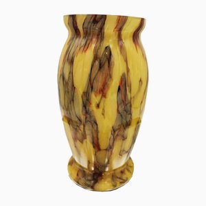 Art Deco Vase aus Opalglas von Henri Heemskerk, 1920er